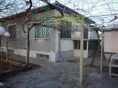 2 - етажна къща, Гурково, Паничерево - снимка 1